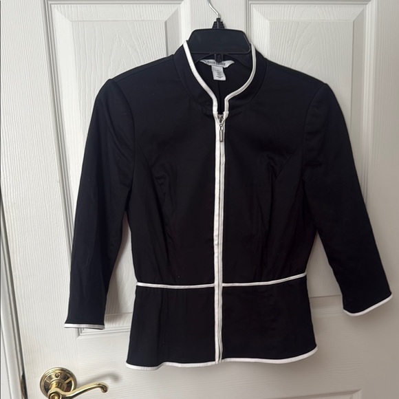 White House Black Market Jackets & Blazers - White House Black Market Black and White Blazer with Peplum Waist size 2